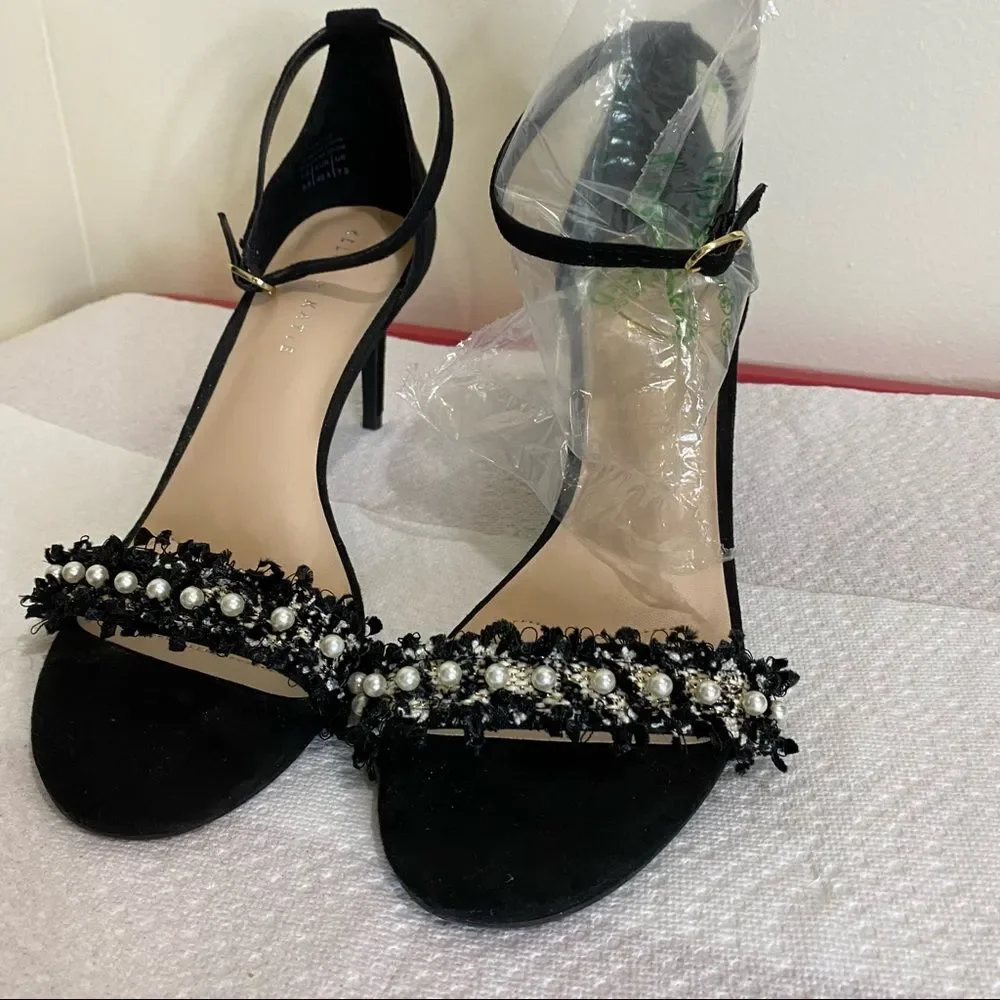 Kelly & Katie Kirstie black suede leather heel sandals 9.5